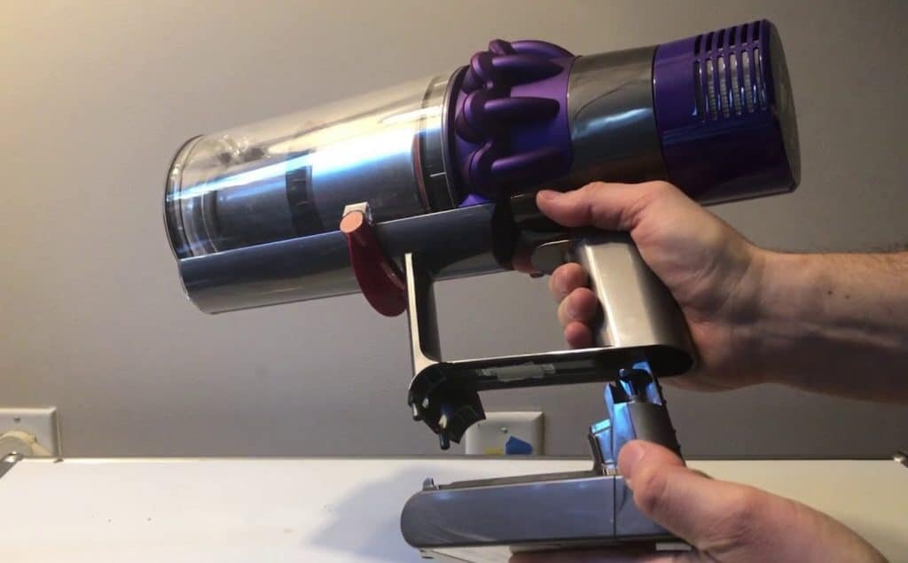 Dyson sürekli şarjda mı kalmalı?